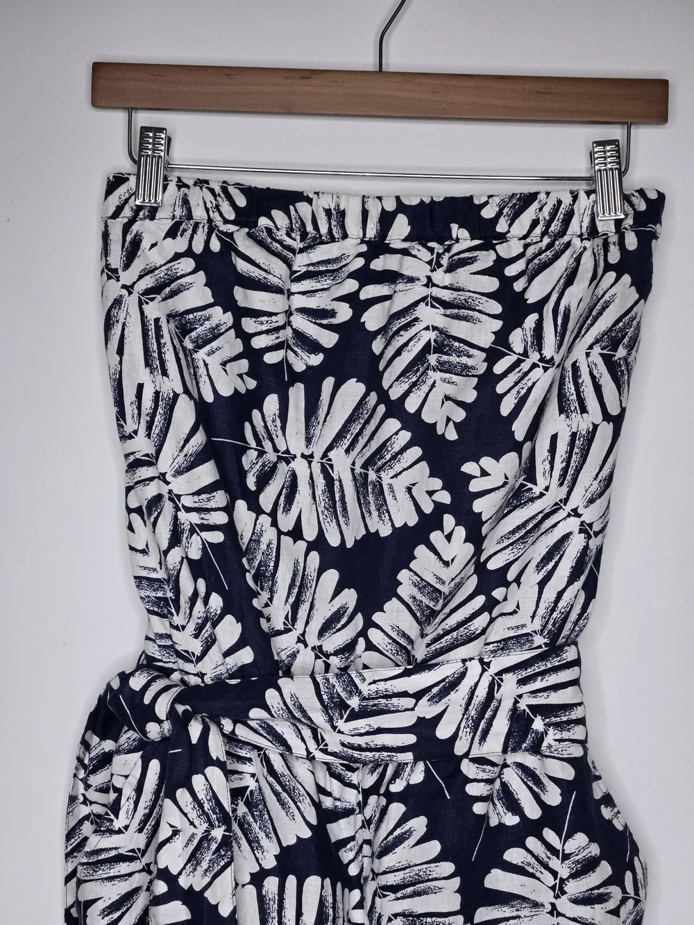 Banana Republic 100% Linen Navy and White Leaf Print Strapless Romper Size 8